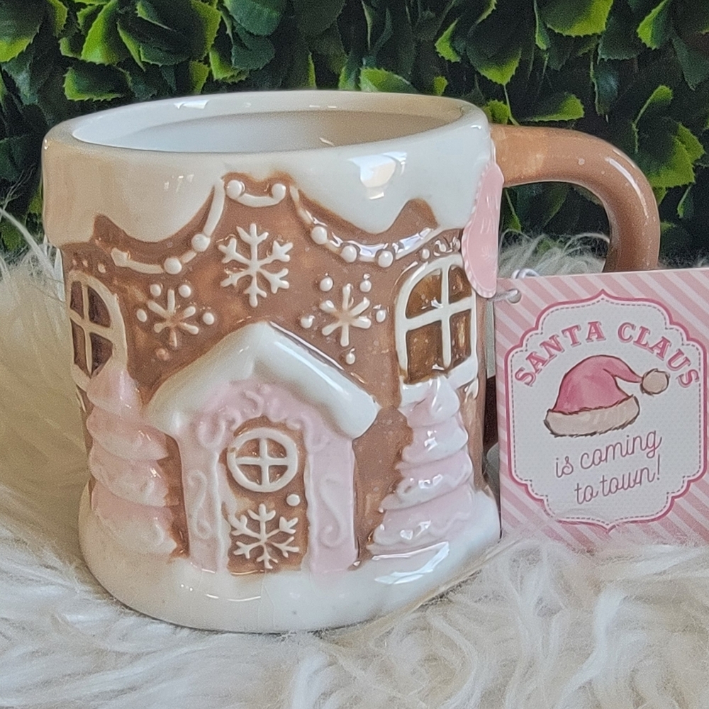 NWT Peppermint and Pine Gingerbread House Mug with Crazing